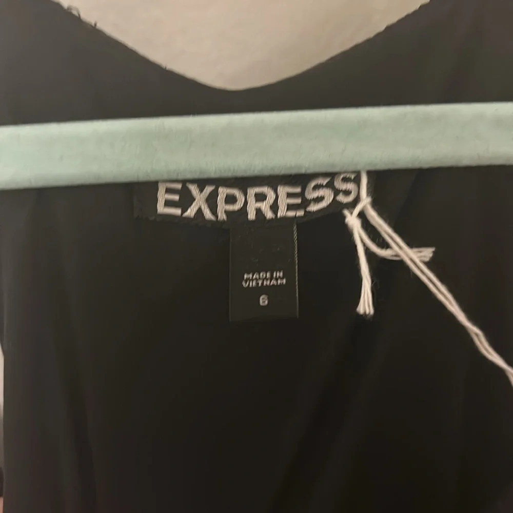 EUC! Express LBD - Picture 3 of 4